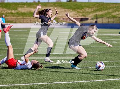 Thumbnail 2 in Roseville vs. Oakdale (CIF SJS D3 Final) photogallery.