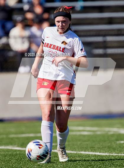 Thumbnail 1 in Roseville vs. Oakdale (CIF SJS D3 Final) photogallery.
