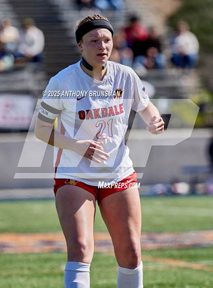 Thumbnail 2 in Roseville vs. Oakdale (CIF SJS D3 Final) photogallery.