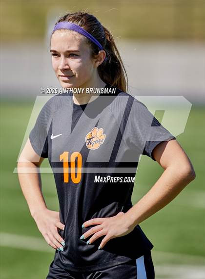 Thumbnail 3 in Roseville vs. Oakdale (CIF SJS D3 Final) photogallery.