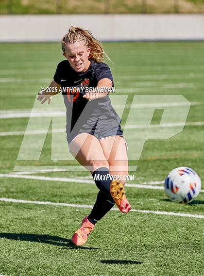 Thumbnail 2 in Roseville vs. Oakdale (CIF SJS D3 Final) photogallery.