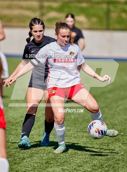 Thumbnail 2 in Roseville vs. Oakdale (CIF SJS D3 Final) photogallery.