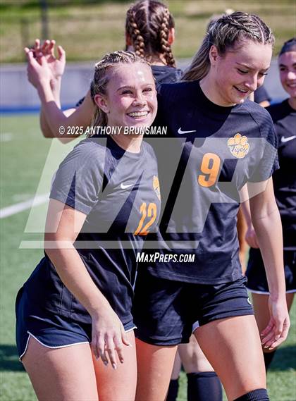 Thumbnail 3 in Roseville vs. Oakdale (CIF SJS D3 Final) photogallery.