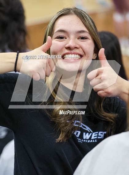 Thumbnail 1 in Valor Christian vs. Grandview (CHSAA 5A Second Round) photogallery.