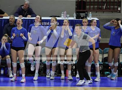 Thumbnail 1 in Valor Christian vs. Grandview (CHSAA 5A Second Round) photogallery.