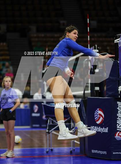 Thumbnail 3 in Valor Christian vs. Grandview (CHSAA 5A Second Round) photogallery.