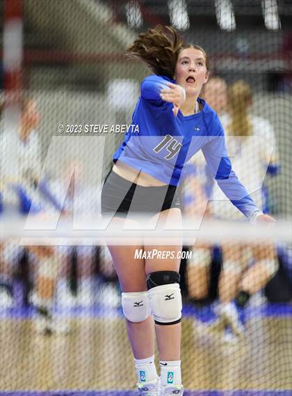 Thumbnail 3 in Valor Christian vs. Grandview (CHSAA 5A Second Round) photogallery.