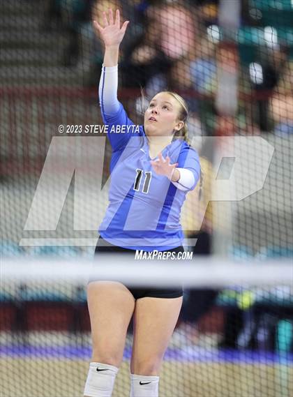Thumbnail 2 in Valor Christian vs. Grandview (CHSAA 5A Second Round) photogallery.