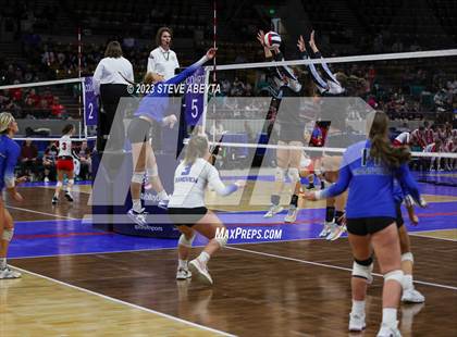 Thumbnail 1 in Valor Christian vs. Grandview (CHSAA 5A Second Round) photogallery.