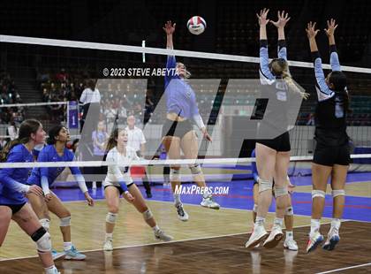 Thumbnail 1 in Valor Christian vs. Grandview (CHSAA 5A Second Round) photogallery.