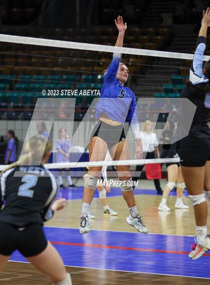 Thumbnail 1 in Valor Christian vs. Grandview (CHSAA 5A Second Round) photogallery.