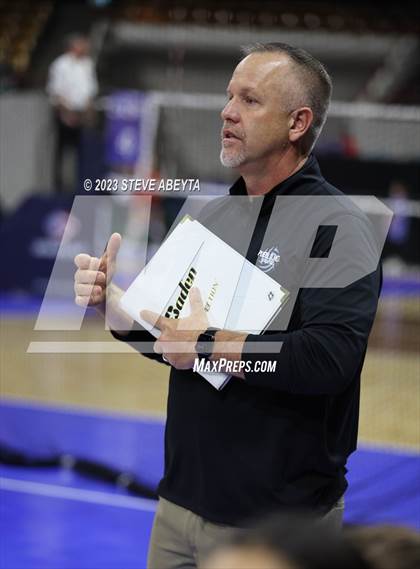 Thumbnail 3 in Valor Christian vs. Grandview (CHSAA 5A Second Round) photogallery.