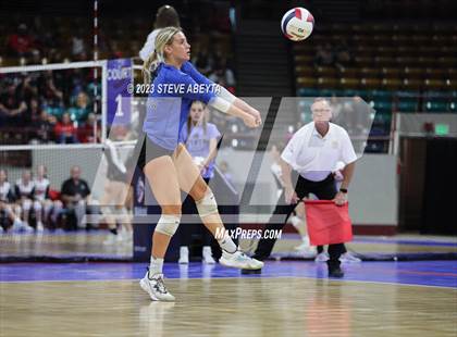 Thumbnail 2 in Valor Christian vs. Grandview (CHSAA 5A Second Round) photogallery.