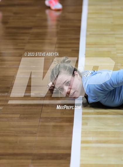 Thumbnail 3 in Valor Christian vs. Grandview (CHSAA 5A Second Round) photogallery.
