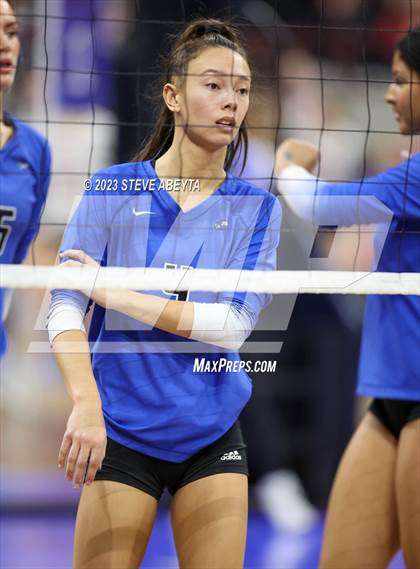 Thumbnail 3 in Valor Christian vs. Grandview (CHSAA 5A Second Round) photogallery.