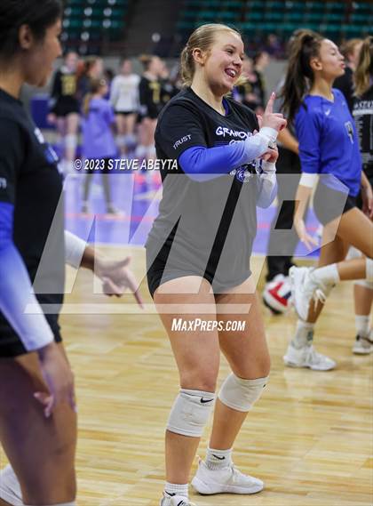 Thumbnail 3 in Valor Christian vs. Grandview (CHSAA 5A Second Round) photogallery.