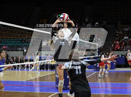 Thumbnail 3 in Valor Christian vs. Grandview (CHSAA 5A Second Round) photogallery.