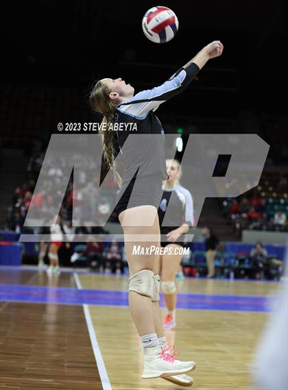 Thumbnail 3 in Valor Christian vs. Grandview (CHSAA 5A Second Round) photogallery.