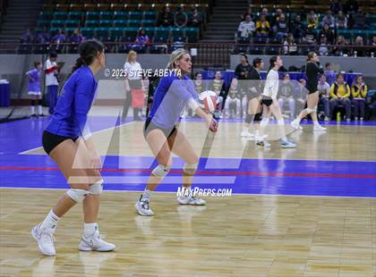 Thumbnail 3 in Valor Christian vs. Grandview (CHSAA 5A Second Round) photogallery.