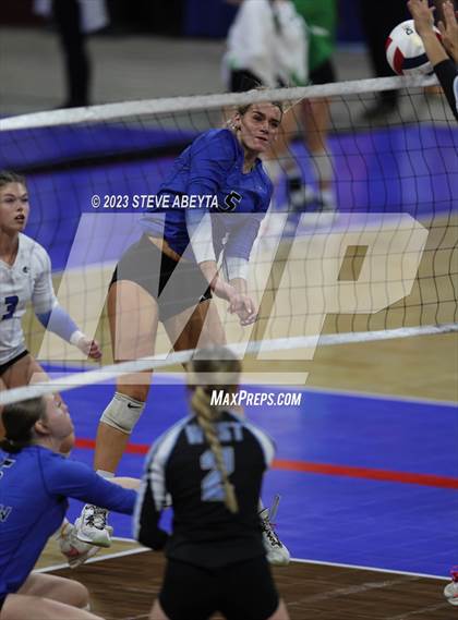 Thumbnail 2 in Valor Christian vs. Grandview (CHSAA 5A Second Round) photogallery.