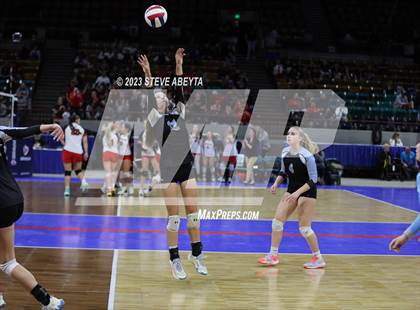 Thumbnail 3 in Valor Christian vs. Grandview (CHSAA 5A Second Round) photogallery.