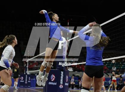 Thumbnail 2 in Valor Christian vs. Grandview (CHSAA 5A Second Round) photogallery.