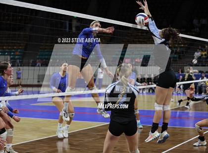 Thumbnail 1 in Valor Christian vs. Grandview (CHSAA 5A Second Round) photogallery.