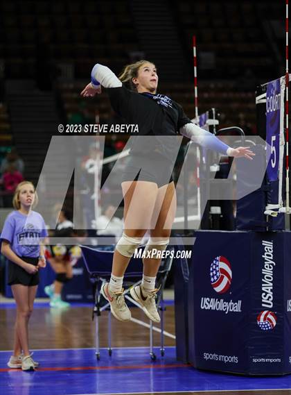 Thumbnail 3 in Valor Christian vs. Grandview (CHSAA 5A Second Round) photogallery.