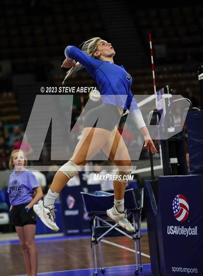 Thumbnail 1 in Valor Christian vs. Grandview (CHSAA 5A Second Round) photogallery.