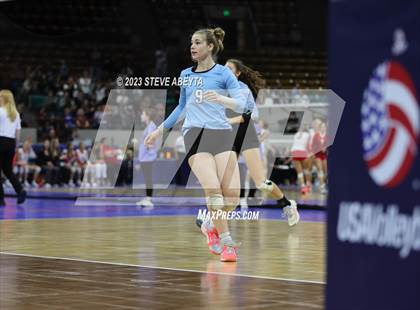 Thumbnail 2 in Valor Christian vs. Grandview (CHSAA 5A Second Round) photogallery.