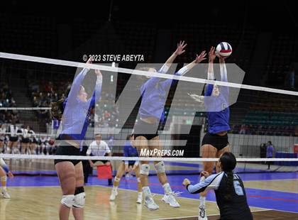 Thumbnail 1 in Valor Christian vs. Grandview (CHSAA 5A Second Round) photogallery.