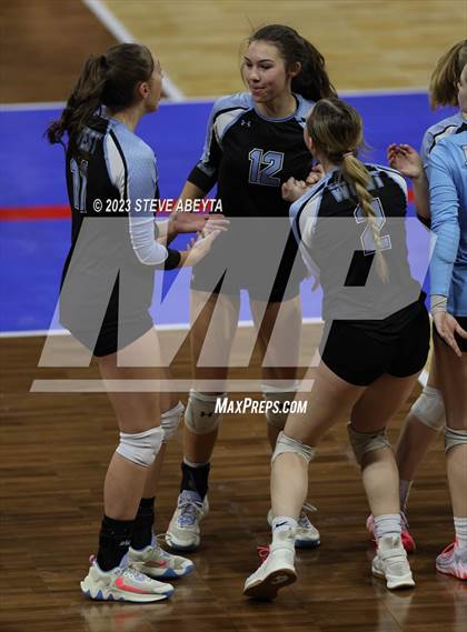 Thumbnail 3 in Valor Christian vs. Grandview (CHSAA 5A Second Round) photogallery.