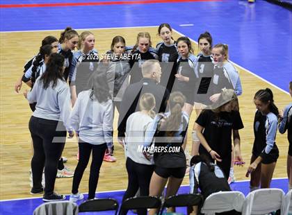 Thumbnail 3 in Valor Christian vs. Grandview (CHSAA 5A Second Round) photogallery.
