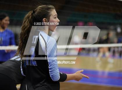 Thumbnail 2 in Valor Christian vs. Grandview (CHSAA 5A Second Round) photogallery.