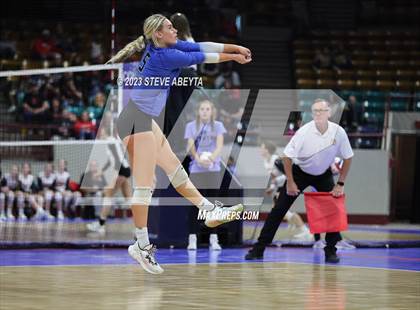 Thumbnail 3 in Valor Christian vs. Grandview (CHSAA 5A Second Round) photogallery.