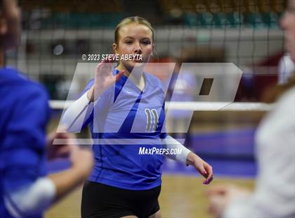 Thumbnail 1 in Valor Christian vs. Grandview (CHSAA 5A Second Round) photogallery.