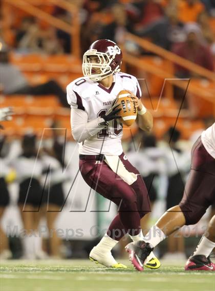 Thumbnail 2 in Punahou vs. Farrington (HHSAA D1 Semifinal) photogallery.