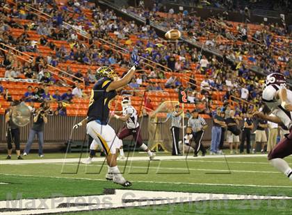 Thumbnail 2 in Punahou vs. Farrington (HHSAA D1 Semifinal) photogallery.