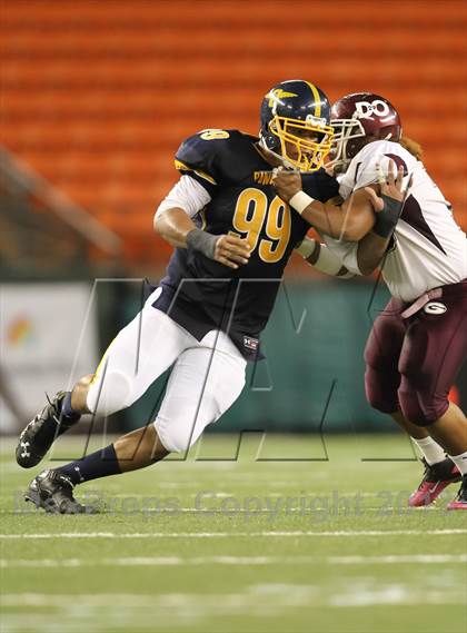 Thumbnail 3 in Punahou vs. Farrington (HHSAA D1 Semifinal) photogallery.