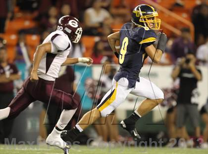 Thumbnail 2 in Punahou vs. Farrington (HHSAA D1 Semifinal) photogallery.