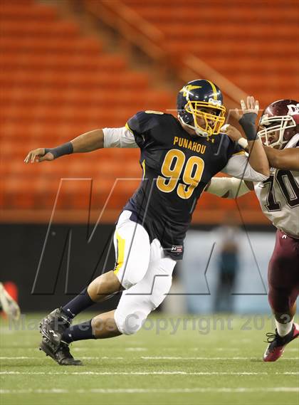 Thumbnail 3 in Punahou vs. Farrington (HHSAA D1 Semifinal) photogallery.