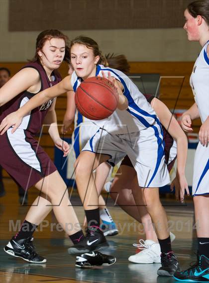 Thumbnail 3 in Bacon Academy vs.  East Lyme photogallery.