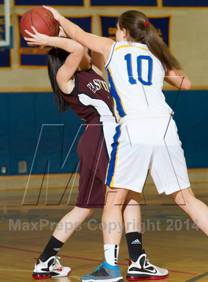 Thumbnail 3 in Bacon Academy vs.  East Lyme photogallery.
