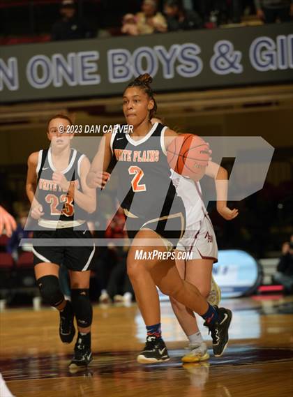 Thumbnail 2 in White Plains vs. Albertus Magnus (NYSPHSAA Section 1 Class 2A Final) photogallery.