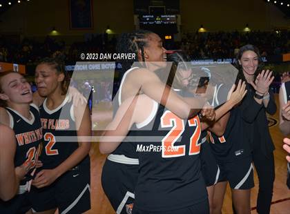 Thumbnail 3 in White Plains vs. Albertus Magnus (NYSPHSAA Section 1 Class 2A Final) photogallery.