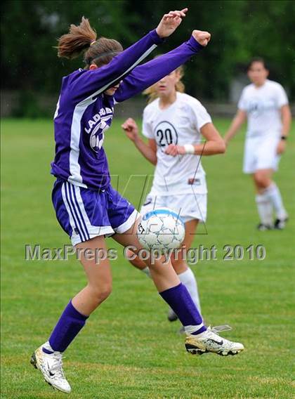 Thumbnail 3 in Boiling Springs vs Lancaster Country Day (AA District 3 Playoffs) photogallery.