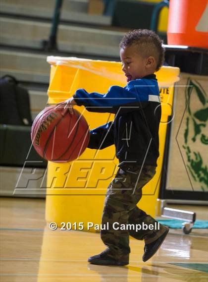 Thumbnail 2 in Tempe vs Verrado (Horizon Holiday Hoops Tournament) photogallery.