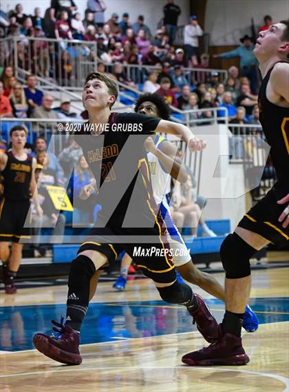 Thumbnail 1 in Big Sandy vs. McLeod (UIL 2A Regional Quarterfinal) photogallery.