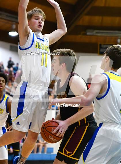 Thumbnail 3 in Big Sandy vs. McLeod (UIL 2A Regional Quarterfinal) photogallery.