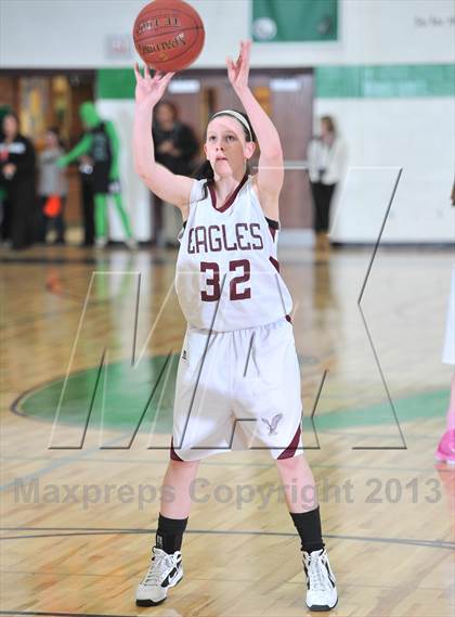 Thumbnail 3 in Solon Springs vs. Siren (WIAA D5 Regionals)  photogallery.